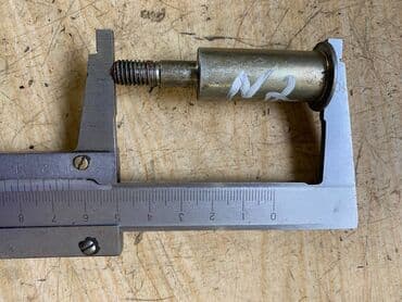 скупка подшипников: Болт натяжителя с неизвестного японского автомобиля Болт натяжителя — 1