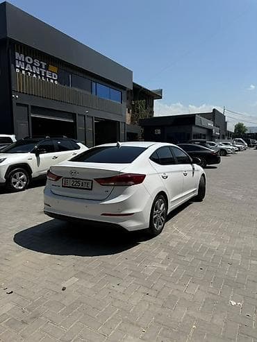 smart plus: Hyundai Elantra: 2018 г., Седан — 10