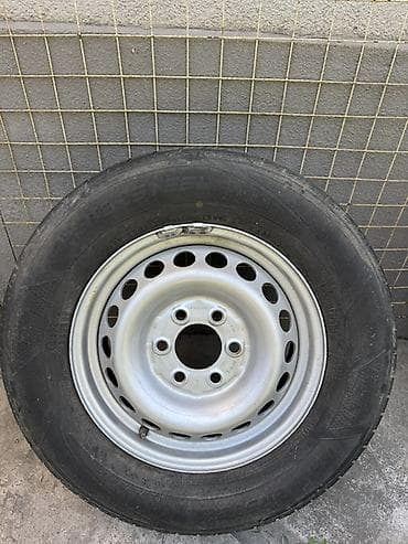 пакрышка r16: Стальное колесо в сборе с шиной для лёгкого коммерческого авто. - — 1