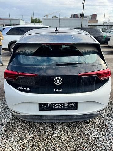 колф 3: Volkswagen ID.3: 2025 г., Автомат, Электромобиль, Хэтчбэк — 4