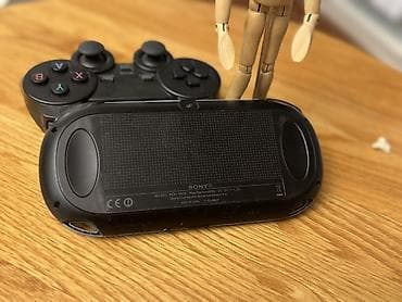 куплю старые книги: Ps vita ⛔️Минусы Есть только царапины ✅Плюсы 1.хорошо держит — 3