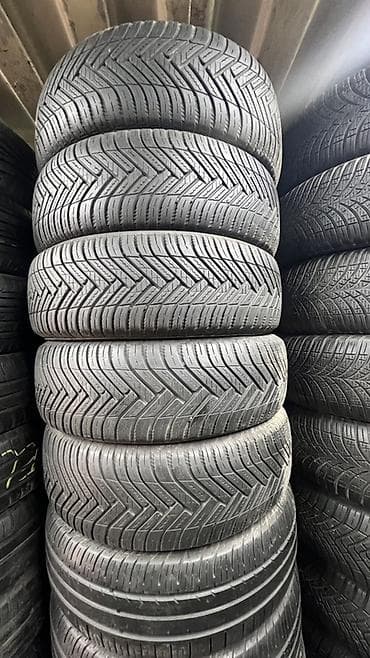 Комплект автомобильных шин (4 шт.) с направленным V-образным