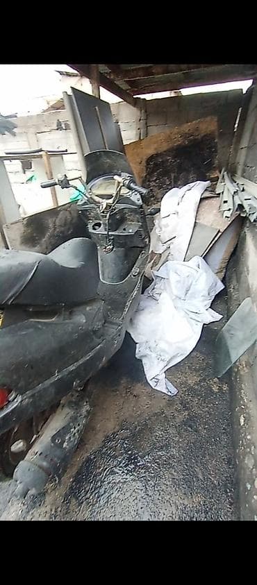 motor cycle: Тип скутера 150 куб. см, Бензин, Б/у — 3