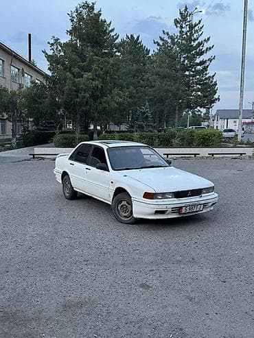 Mitsubishi Galant: 1988 г., 1.8 л, Кол менен иштөөчү, Бензин, Седан