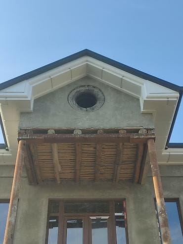 Панели и декоративные элементы для потолков и карнизов фасада -