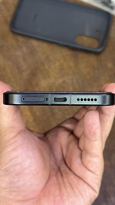 9 lite: Poco X8 Pro, Б/у, 256 ГБ, цвет - Черный, 2 SIM, eSIM — 3