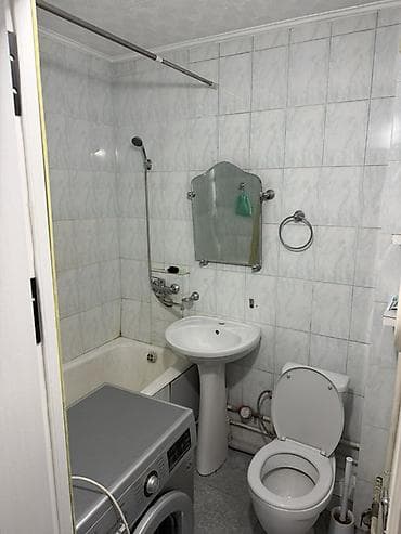 гоголь: 3 комнаты, 62 м², ул. Боконбаева / Гоголя Малосемейка, 4 этаж — 4