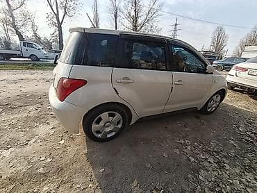 Продажа авто: Toyota Ist: 2003 г., 1.5 л, Автомат, Бензин, Хэтчбэк — 2