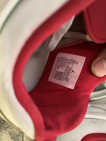 Продам оригинальные✅ 3 Jordan,размер 43,состояние 8/10,состояние — 4