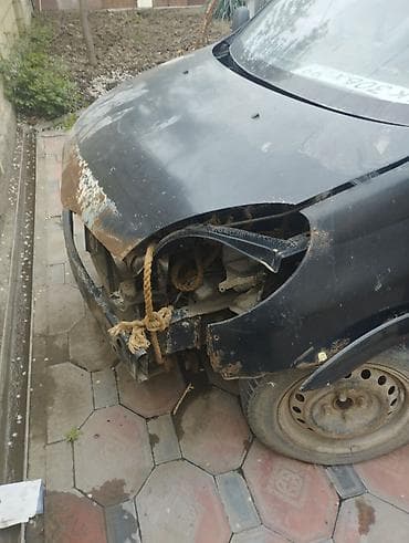 audi q: Тойота Ярис Версо — - Кузов: 5-дверный хэтчбек, цвет черный. Есть — 3