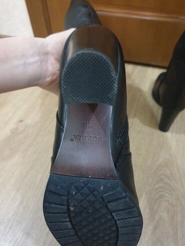 сапоги зимние женские натуральная кожа натуральный мех распродажа: Зимние кожаные сапоги-трубы еврозима. Размер 39. Состояние идеальное — 15