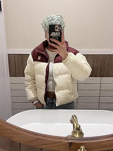 Пуховик, Короткая модель, Китай, Оверсайз, Стеганый, Ультралегкий, L at lalafo.kg Пуховик, Короткая модель, Китай, Оверсайз, Стеганый, Ультралегкий, L