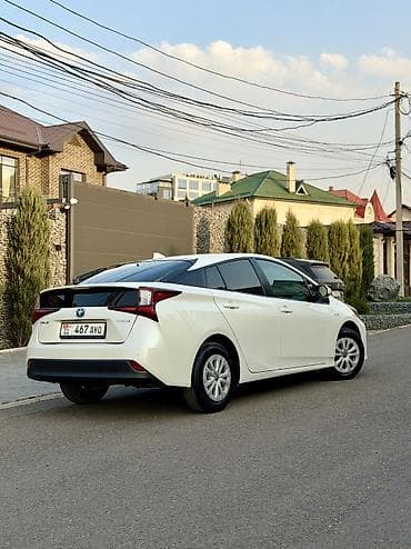 prius 2006: Toyota Prius: 2019 г., 1.8 л, Автомат, Гибрид, Универсал — 2