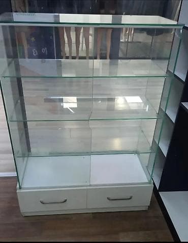 Соода жабдуулары: Стеклянная торговая витрина с нижними выдвижными ящиками — 1