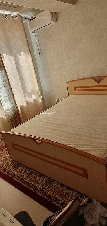 Шкафы: Двуспальная кровать, Б/у, С матрасом, длина - 200 см — 4