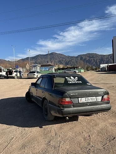 Mercedes-Benz W124: 1991 г., Седан — 5