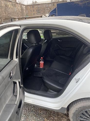 шкода октавия а7: Skoda Rapid: 2017 г., 1.6 л, Автомат, Бензин, Седан — 8