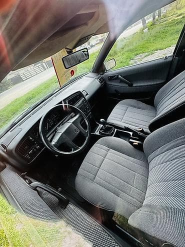 Volkswagen Passat Variant: 1993 г., 2 л, Кол менен иштөөчү, Бензин — 1