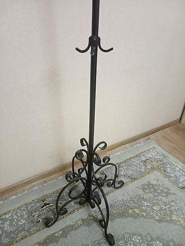лошка вилка: Кованая напольная вешалка для одежды.Цена 3000 окончательная - — 3