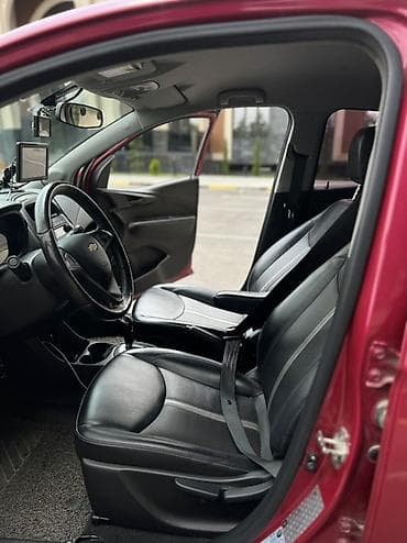Chevrolet Spark: 2019 г., 1 л, Автомат, Бензин, Хэтчбэк — 5