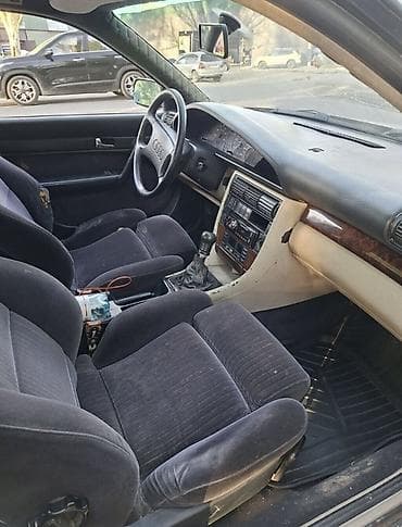 audu a6: Audi 100: 1993 г., 2.6 л, Механика, Бензин, Седан — 4
