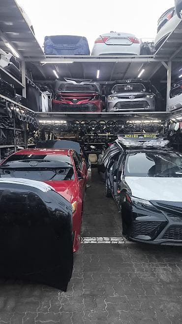 Автозапчасти из Дубая: большие склады кузовных и навесных деталей -