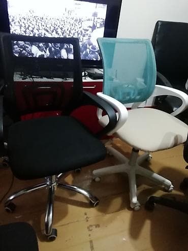 офисные кресла запчасти: Офисное кресло, Б/у, С колесиками, Экокожа — 1