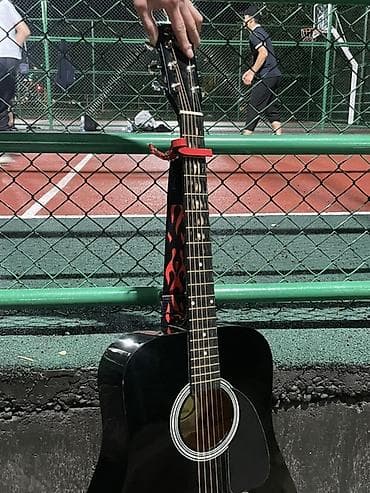 Музыкальные инструменты: Акустическая гитара Squier by Fender, формат корпуса дредноут, цвет — 3