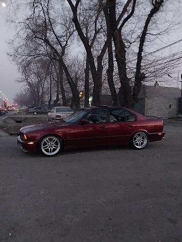 равнодлинный: BMW 5 series: 1992 г., 3 л, Механика, Бензин, Седан — 3