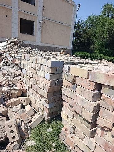 Кирпич строительный (разборка здания) - Формат: полнотелый и