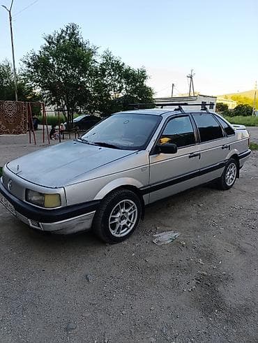 Volkswagen Passat: 1988 г., 1.8 л, Механика, Бензин, Седан — 2