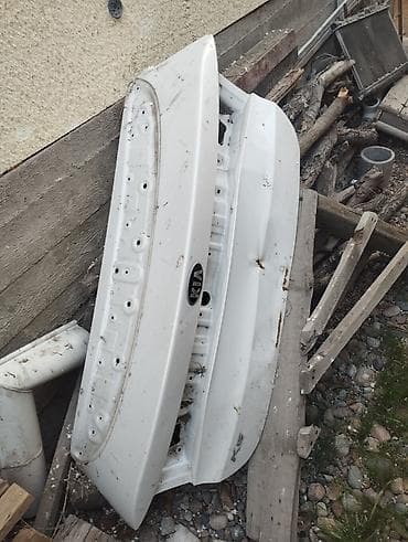 Крышка багажника Kia, Оригинал at lalafo.kg Крышка багажника Kia, Оригинал