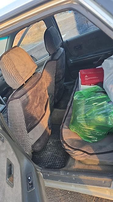 mazda 929: Mazda 626: 1990 г., 2.2 л, Механика, Бензин, Седан — 5