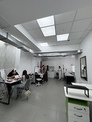 Салоны красоты: 💅 Сдается в аренду маникюрный стол Ищете уютное место для работы? — 3