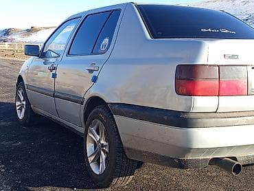 l 470: Volkswagen Vento: 1993 г., Механика, Бензин, Седан — 2