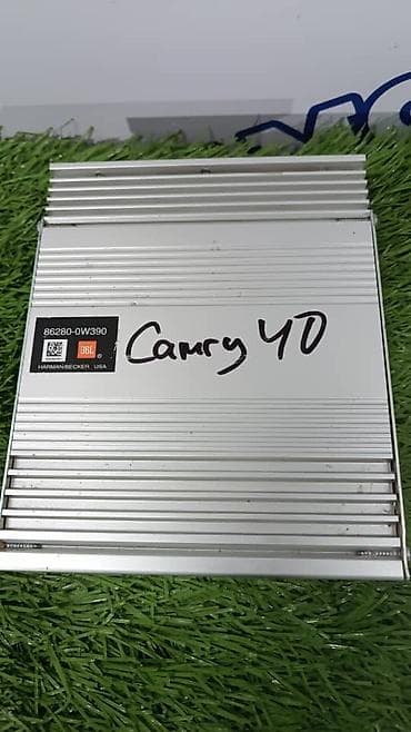 Toyota Camry 40, усилитель звука