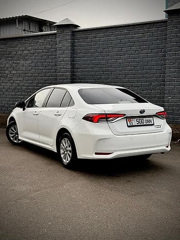 runx alex: Toyota Corolla: 2019 г., 1.8 л, Автомат, Гибрид, Седан — 3