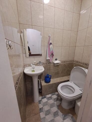 сдам частный дом без посредников рядом просп жибек жолу бишкек: 3 комнаты, 80 м², 106 серия, 1 этаж, Косметический ремонт — 10