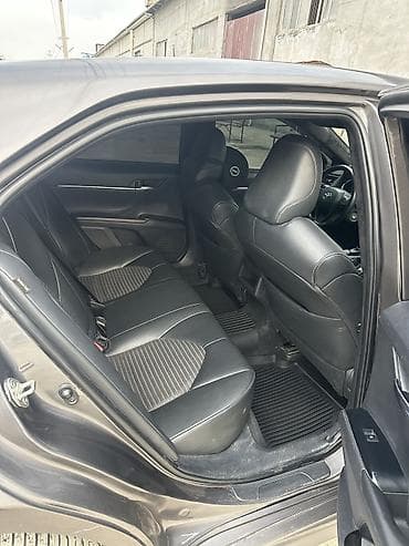 Транспорт: Toyota Camry: 2018 г., 2.5 л, Бензин, Седан — 6