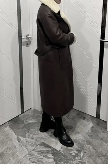 Плащи: Длинная женская дублёнка-халат, шоколадного цвета. - Материал — 2