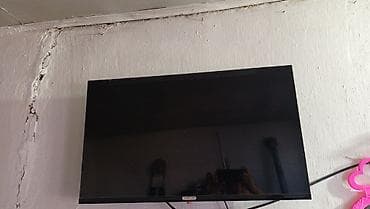 Смарт‑телевизор SAMSUNG, диагональ около 32–40" (настенное крепление