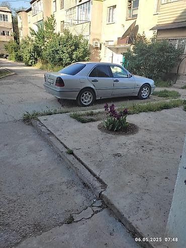 Транспорт: Mercedes-Benz C-Class: 1995 г., Седан — 5