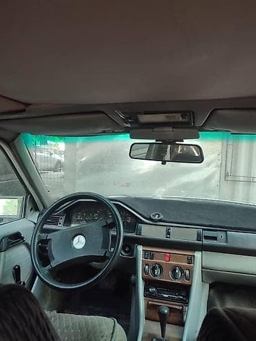 гузку: Mercedes-Benz W124: 1987 г., 2.3 л, Автомат, Бензин, Седан — 5