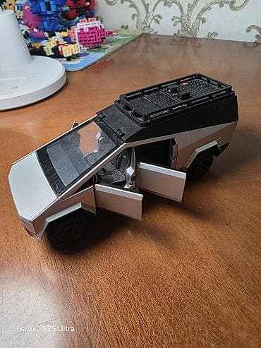 серебрянная: Продам авто Модель Tesla Cybertruck с Cyberquad, бу, в хорошем — 8