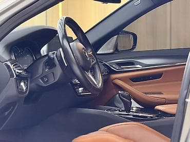 black edition: BMW 5 series: 2018 г., 4.4 л, Автомат, Бензин, Седан — 10