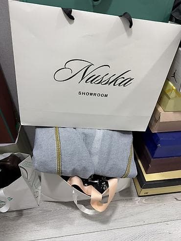 mark jakobs: Отдам даром
Сумки на каждый день 
Одежда для девушки лет 18-28 — 2