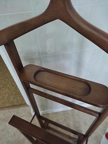 отдам вещи: Вешалка для одежды, приятный и нужный подарок мужчине — 2