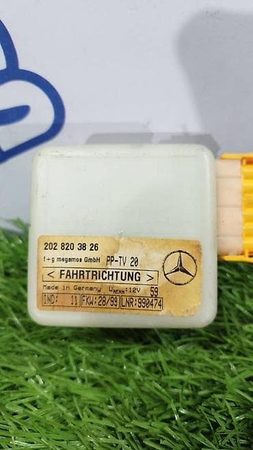 s500: Mercedes-Benz S500 W220 v-5.0 2000 год, электронный блок сигнала — 1