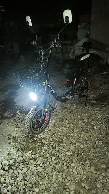 моторка: Электроскутер PENTRO (городской/утилитарный) Основные особенности: - — 6