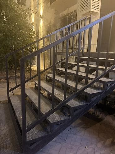 Услуги по строительству и ремонту: Металлическая лестница Наружные, Форма лестницы: Многомаршевая — 1